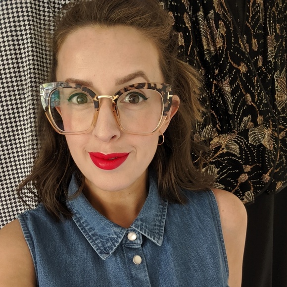 Meet your Posher, Kat - Picture 2 of 5